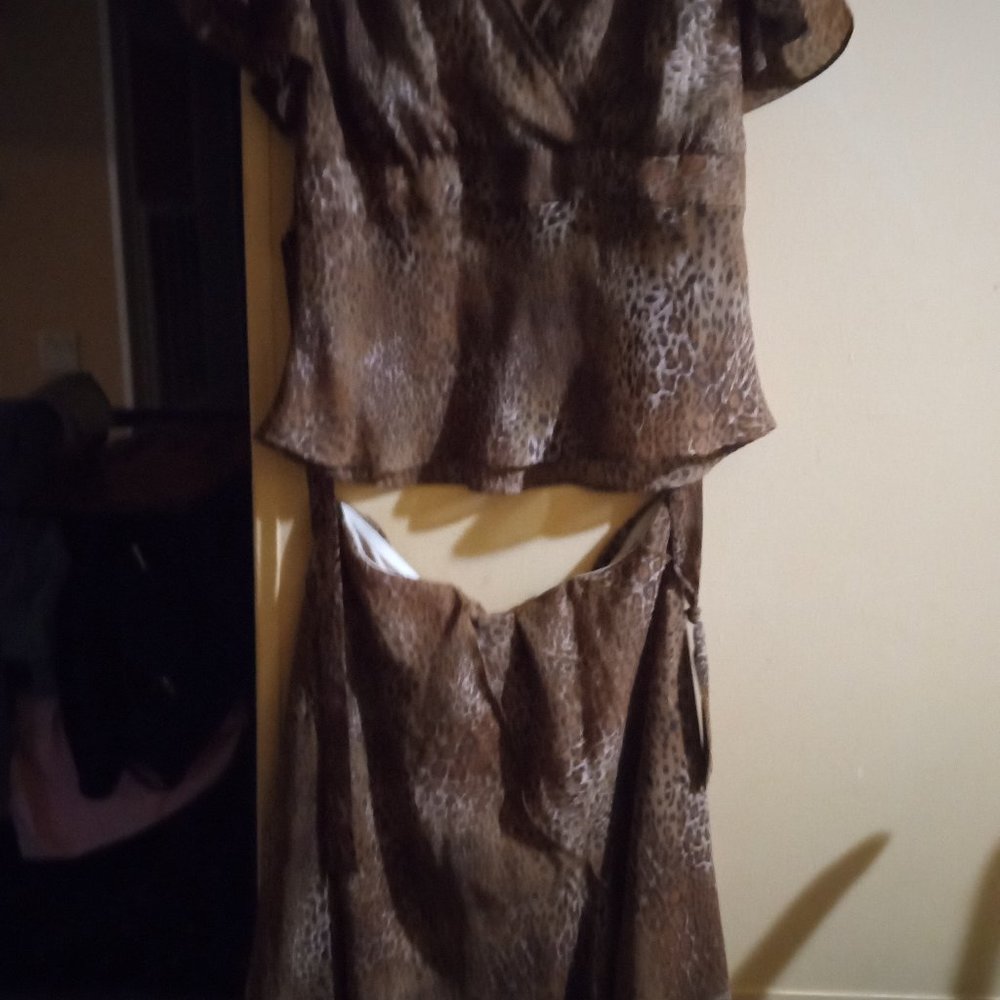 Skirt/ blouse